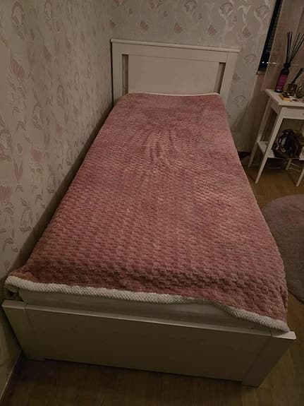säng (2stycken)