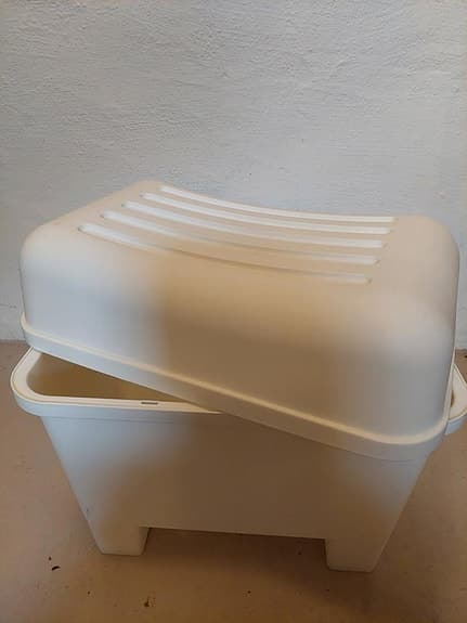 IKEA pall med förvaring plast vit