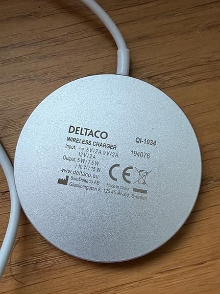 trådlös laddare DELTACO med kabel till USb-C