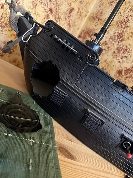 Pirates of the Caribbean Ultimate Black Pearl pirate ship