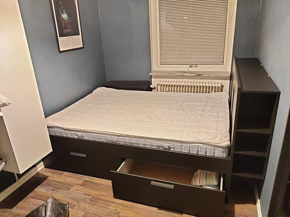 IKEA säng med förvaring - Brimnes 140cm