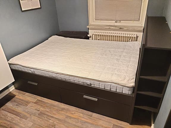 IKEA säng med förvaring - Brimnes 140cm