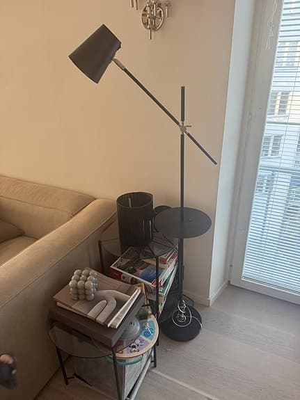 Markslöjd Golvlampa LINEAR 1L USB