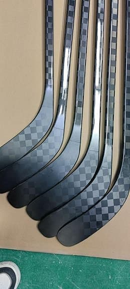 Bästa hockeyklubborna för NHL-proffs finns i Sverige!