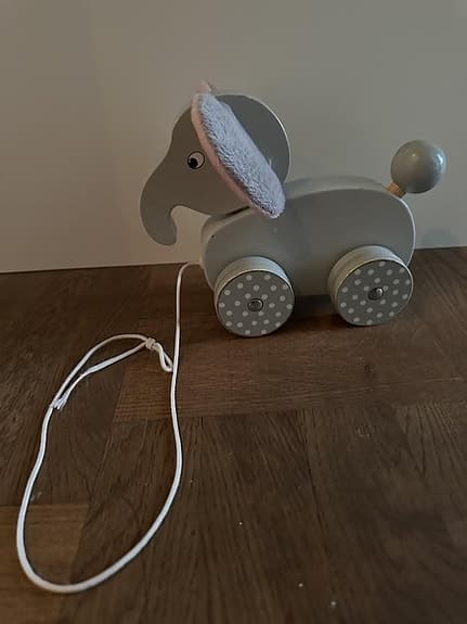 Jabadabado dragleksak Elefant i trä med snöre L:20 x H:15