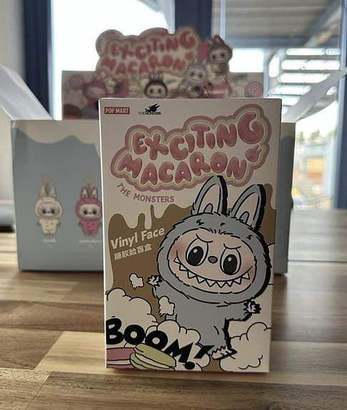 Pop Mart THE MONSTERS Exciting Macaron - Labubu (ÄKTA)