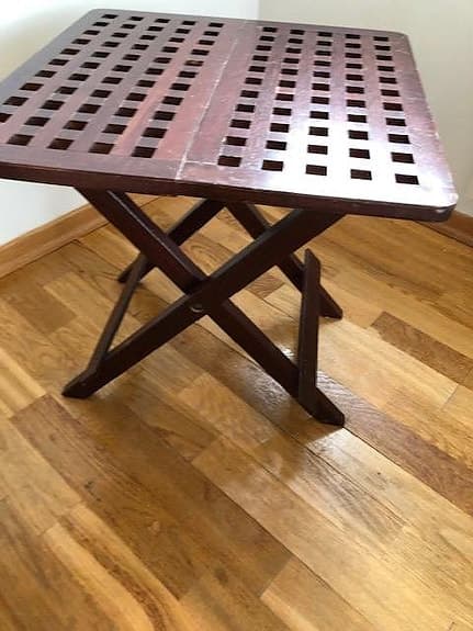 BORD: Fällbart Teak/mahogny färg, bord, 60x45 cm