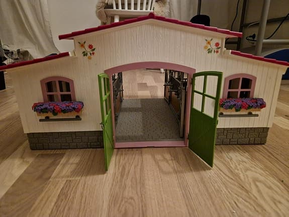 Schleich stall