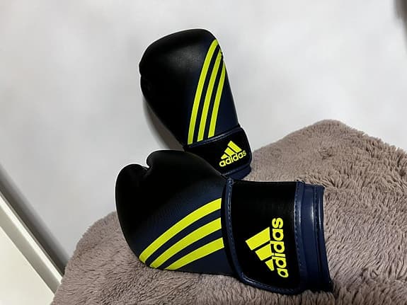 Adidas Boxningshandskar 14oz – Nästan nya!