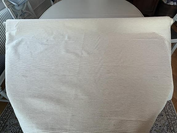 Vitt möbeltyg med manchesterstruktur