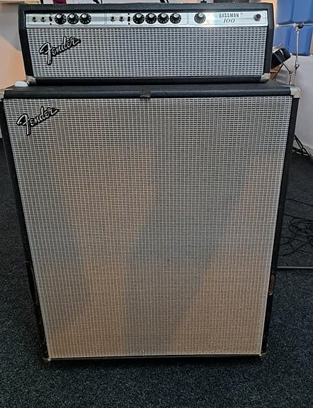 Fender Bassman 100 förstärkare och högtalare