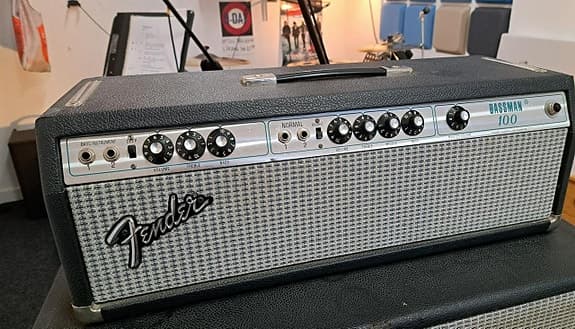 Fender Bassman 100 förstärkare och högtalare