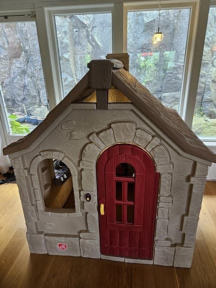 Stort lekhus/lekstuga "Storybook Cottage"