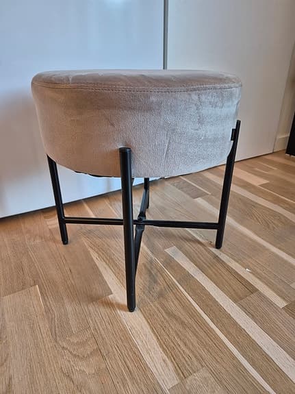 Puff / pall beige sammet