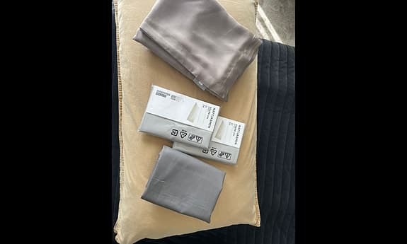 2 st kuddar 50*90. Inklusive många fodral
