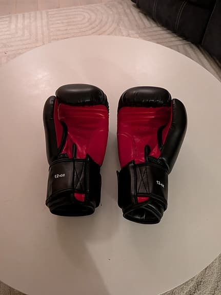 Boxningshandskar 12-oz,  i mycket bra skick