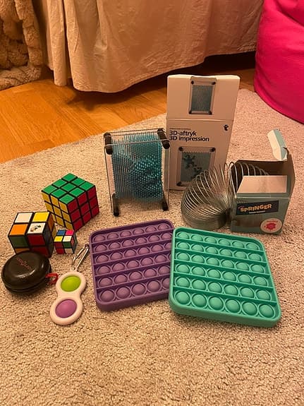 Leksaker/Fidget Toys/Rubiks kub/Metallfjäder/3D avtryck