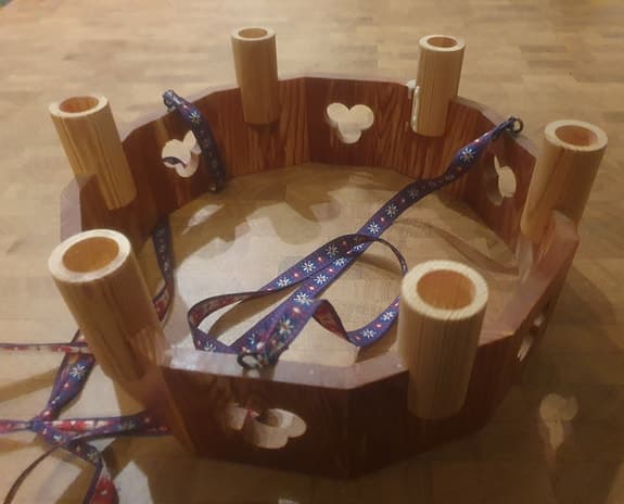 Väldigt fin ljuskrona för stearinljus med utsmyckning.