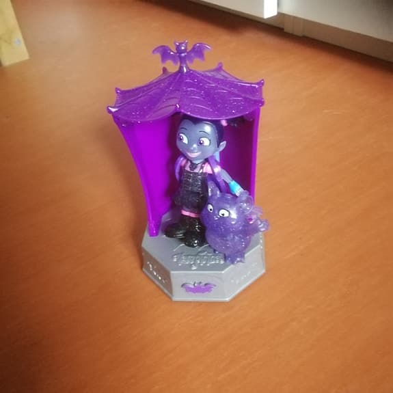 Disney Vampirina Glowtastic Friends Lekset