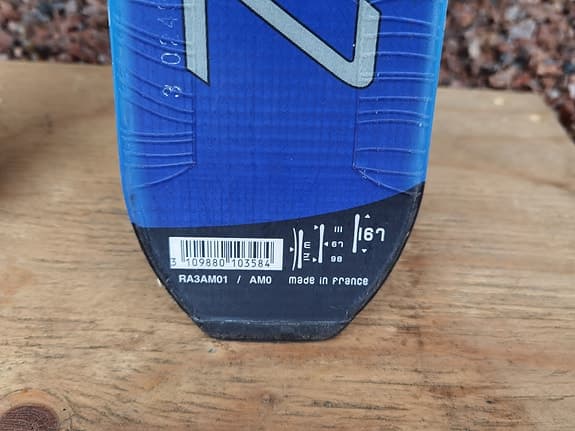 Slalomutrustning, stavar Leki, hjälm, pjäxor, glasögon