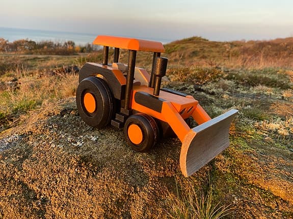 Bulldozer, träfordon, ekoleksak, present, dekoration