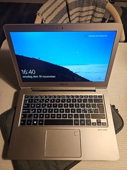 Asus ZenBook UX330CA PURE4 13,3″ – Intel M3, 8 GB RAM, 256 GB SSD – Tunn & lätt