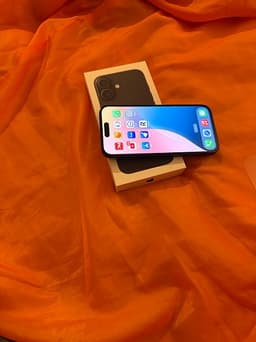 Apple iPhone 16 Mobiltelefon 128 GB Svart