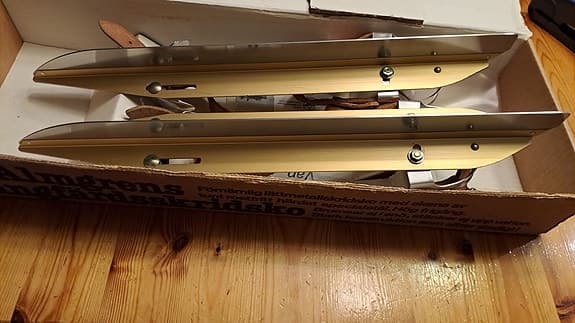 Långfärdskridskor Ahlmgren i originallåda