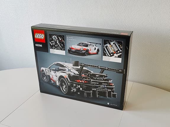 LEGO 42096 Technic Porsche 911 RSR Oöppnad