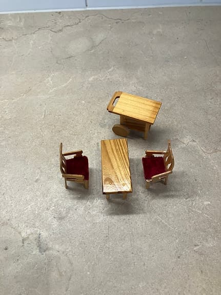 Dockskåps stolar med bord och serveringsvagn till Lundby