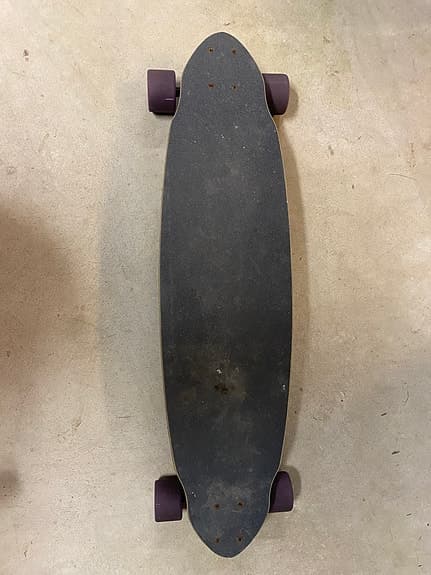 Kahalani longboard med Orangatang Durian-hjul
