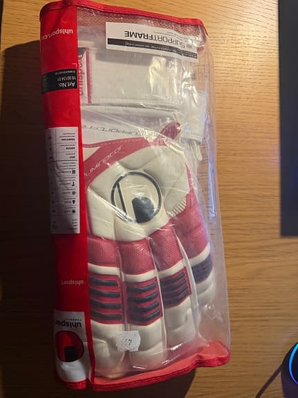 Målvakten handskar 9