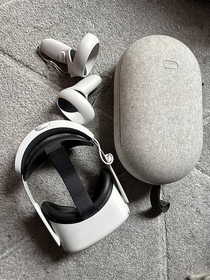 Meta Quest 2 VR headset inkl extra batteri