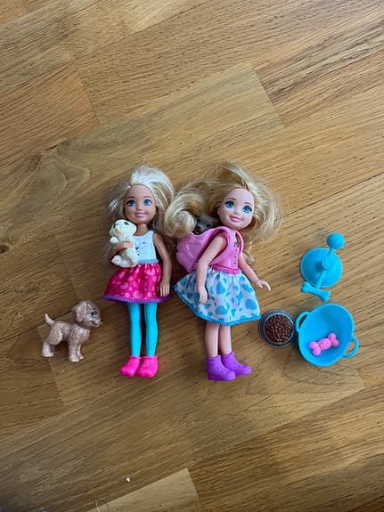 Barbie/Chelsea Set med Två Dockor och Tillbehör