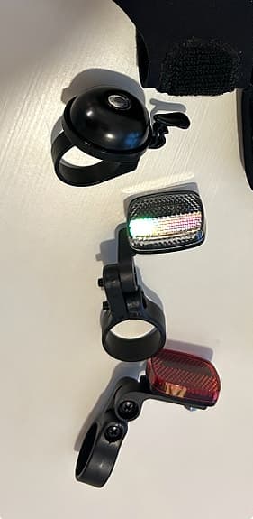 Cykelreflexer, ringklocka samt mobilhållare