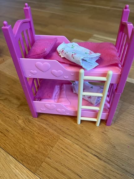 Lekset med Sängar och en flygande ballongsäng.