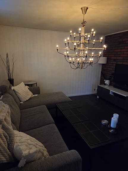 Fynda en vacker takkrona med 30 nya varmgula dimbara  LED ljuskällor