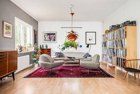 Capri soffa med två fåtöljer i gott skick, renoverad.