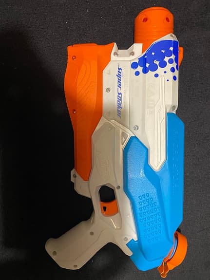 Elektronisk vattenpistol