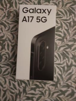 Samsung Galaxy A17 5G Smartphone 128 GB i obruten förpackning