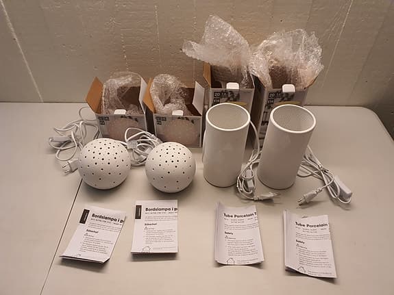 Bordslampor ” Globe ” och "Tube" porslin North Light