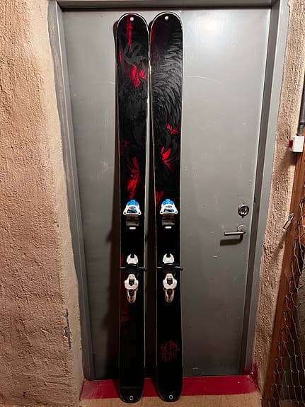 K2 Skidor med bindning