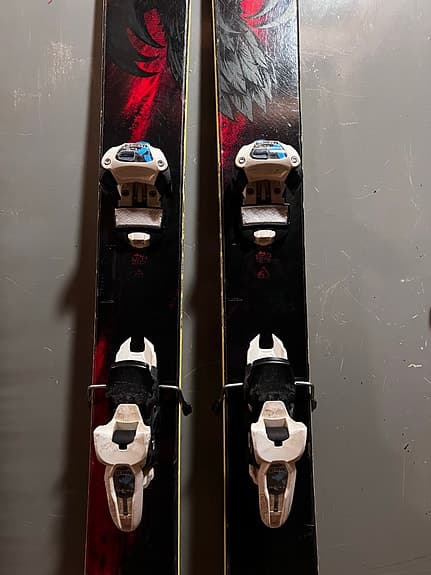 K2 Skidor med bindning