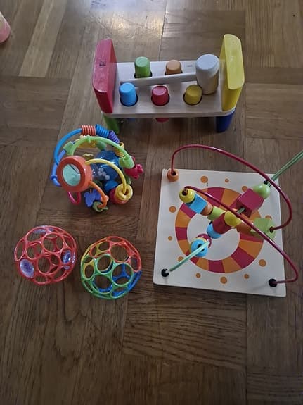 Aktivitetsleksak i trä o plast 5st