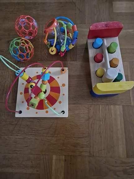 Aktivitetsleksak i trä o plast 5st