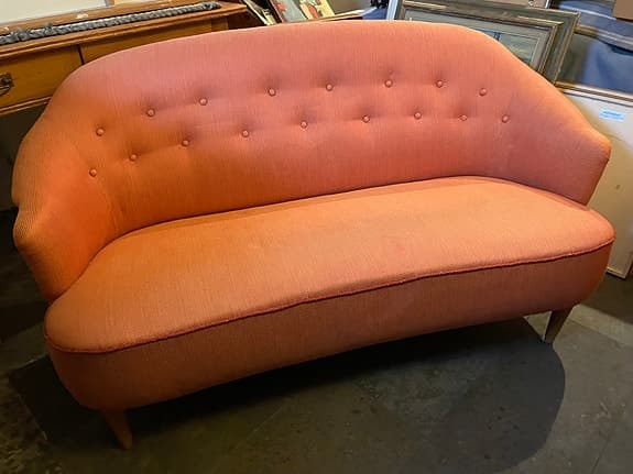 Carl Malmsten soffa i rosa tyg