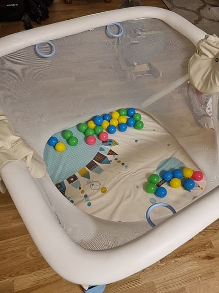 Bollhav med Färgglada Bollar