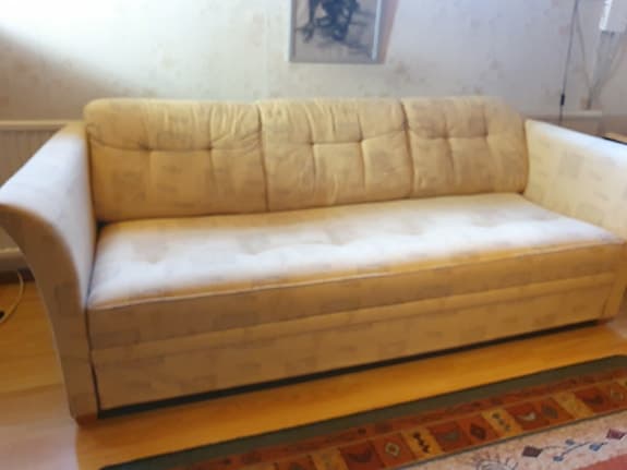 Soffa med utdragbar sängfunktion gulbeige tyg