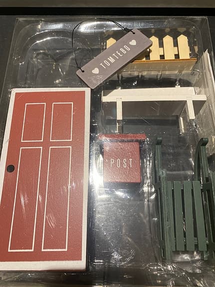 Form Living Dockhus Tillbehör Set i trä Tomtebo