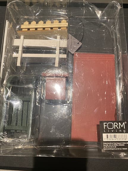 Form Living Dockhus Tillbehör Set i trä Tomtebo